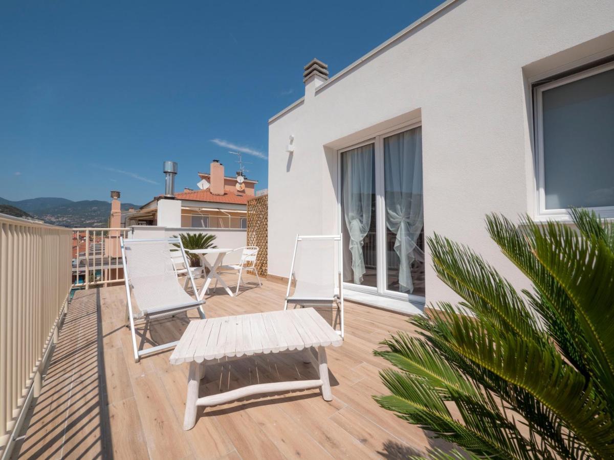 Hotel Continental Pietra Ligure Eksteriør bilde