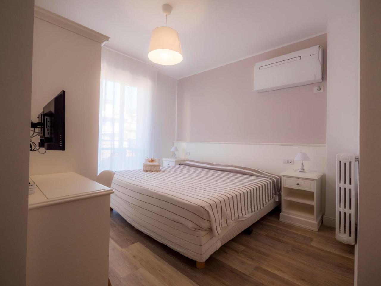 Hotel Continental Pietra Ligure Eksteriør bilde